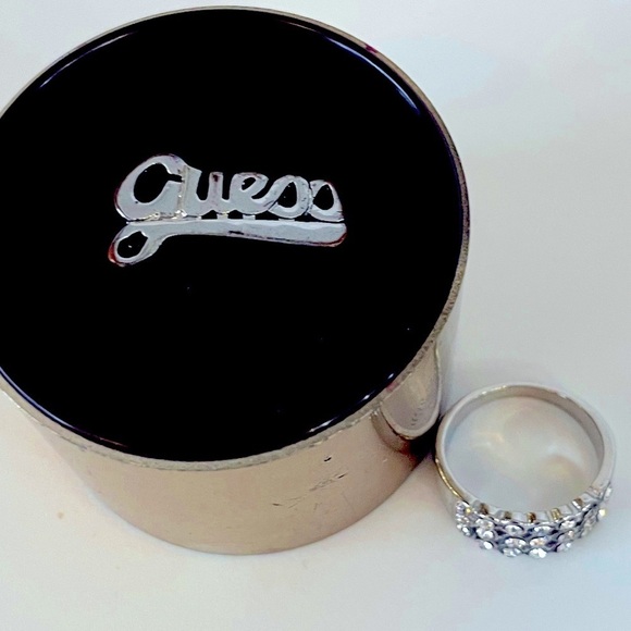 💥Add on item💥 Set of 2 -Guess Ring and Rhinestone Ring - Picture 1 of 8